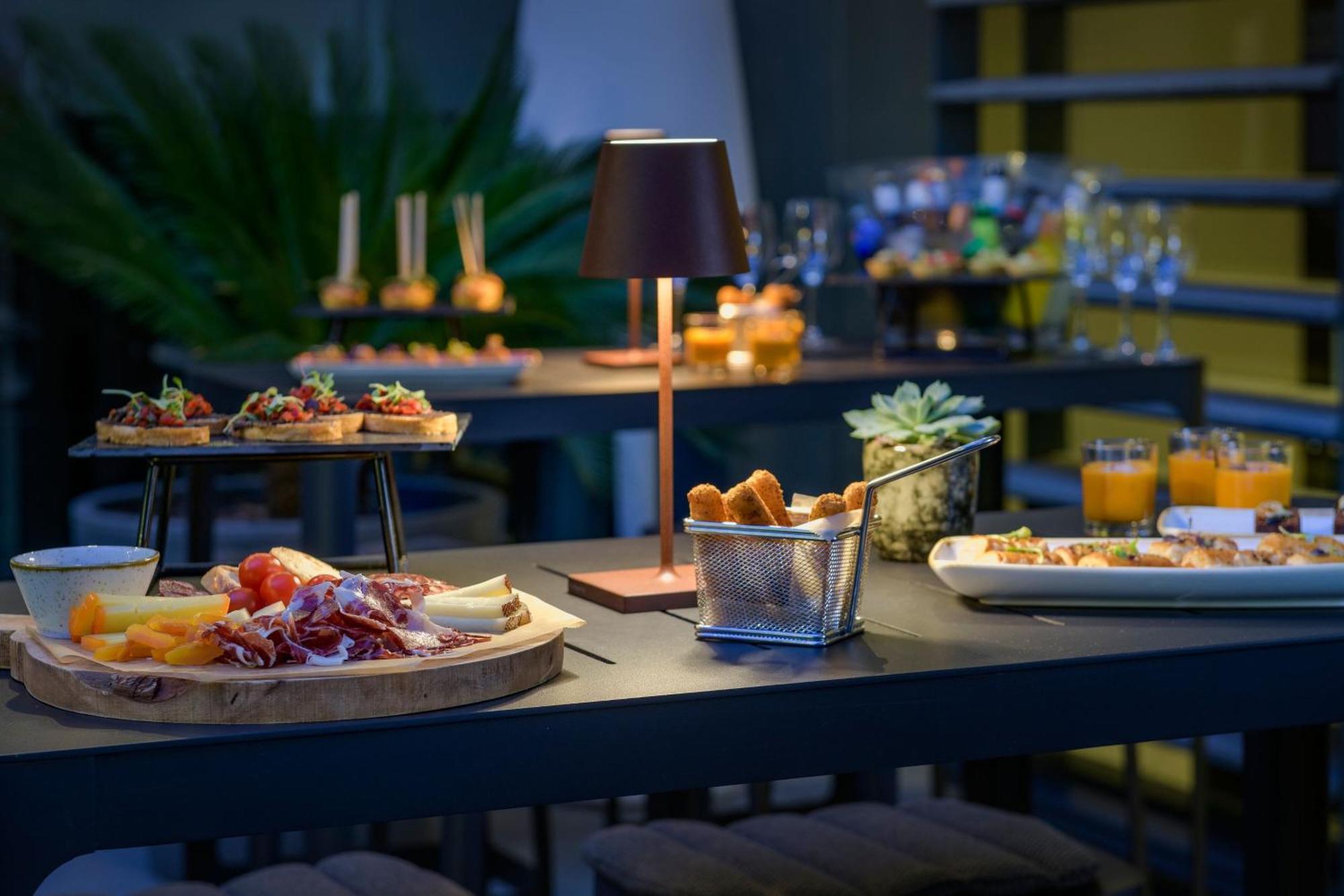 Ac Hotel Ciutat De Palma By Marriott Bagian luar foto