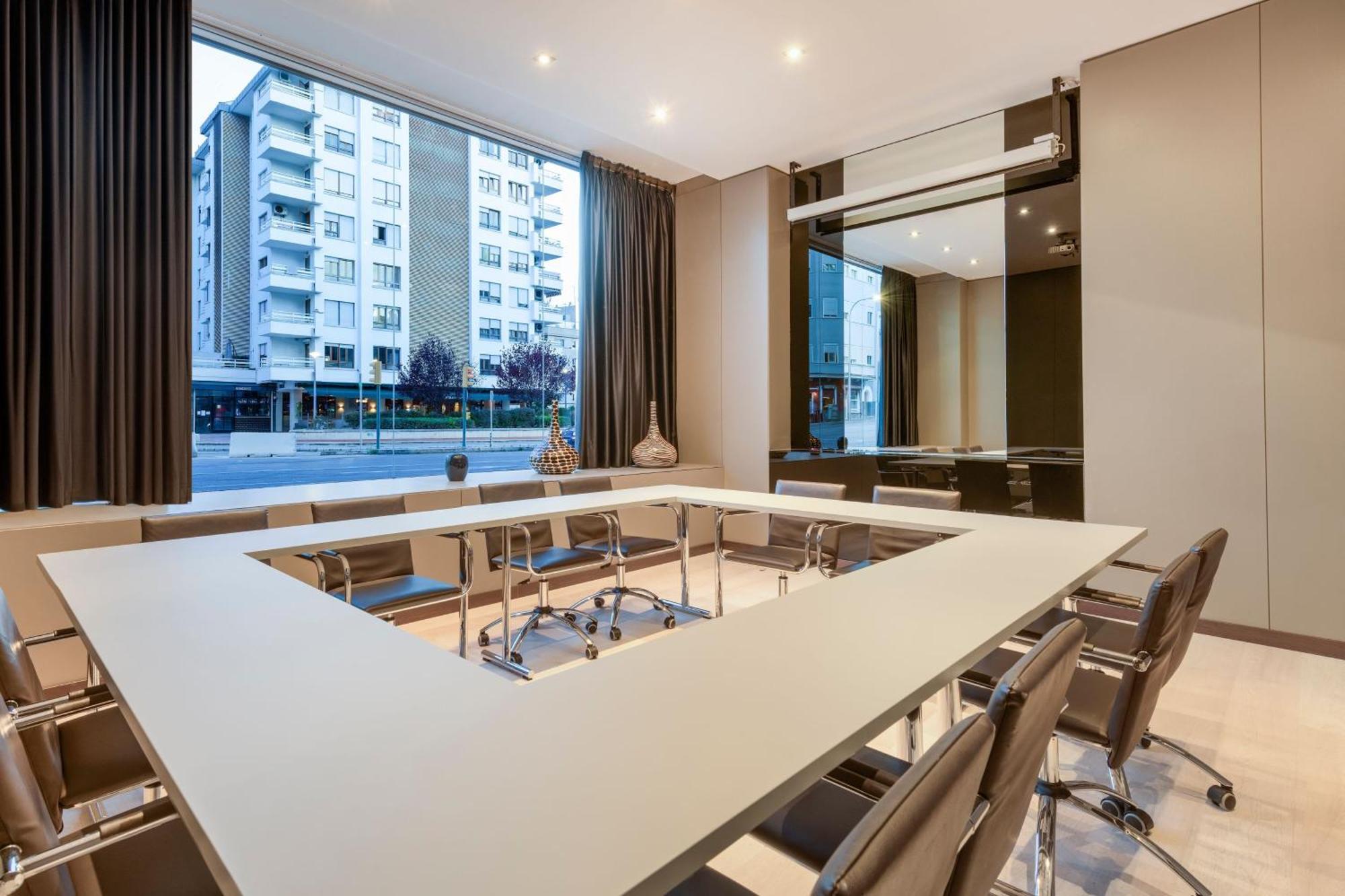 Ac Hotel Ciutat De Palma By Marriott Bagian luar foto