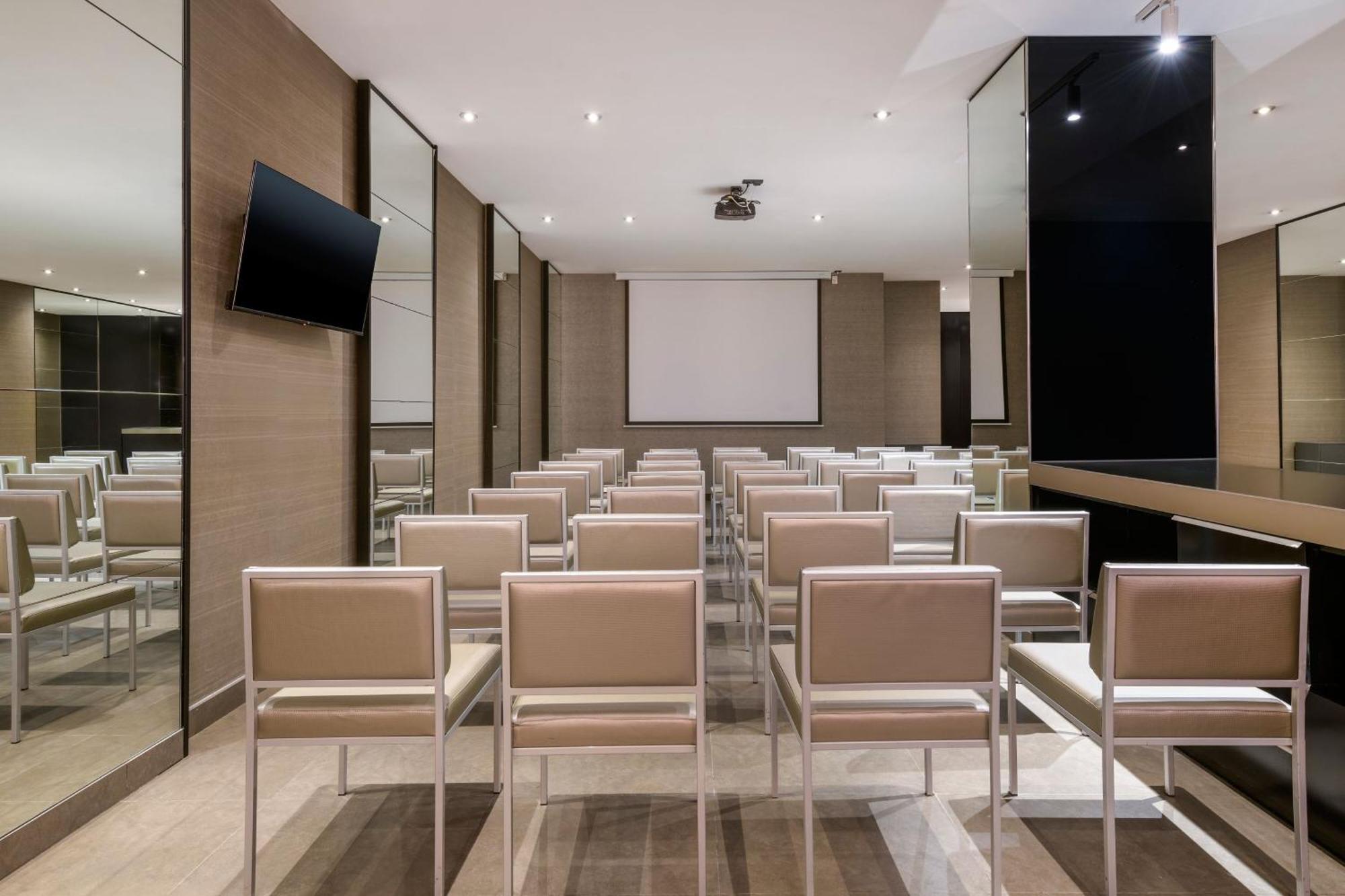 Ac Hotel Ciutat De Palma By Marriott Bagian luar foto