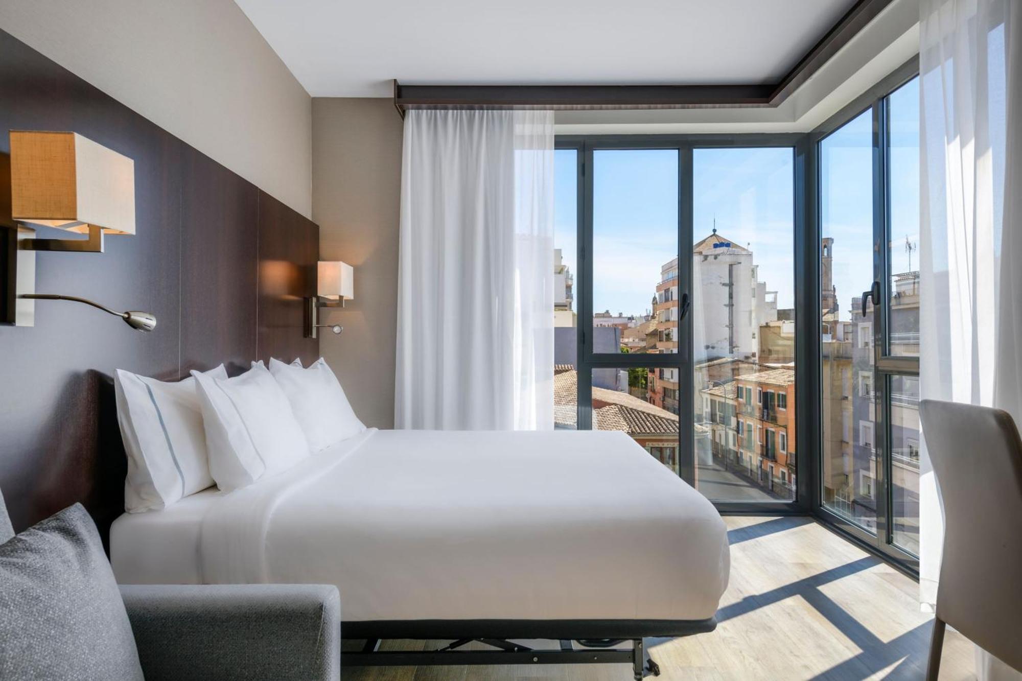 Ac Hotel Ciutat De Palma By Marriott Bagian luar foto