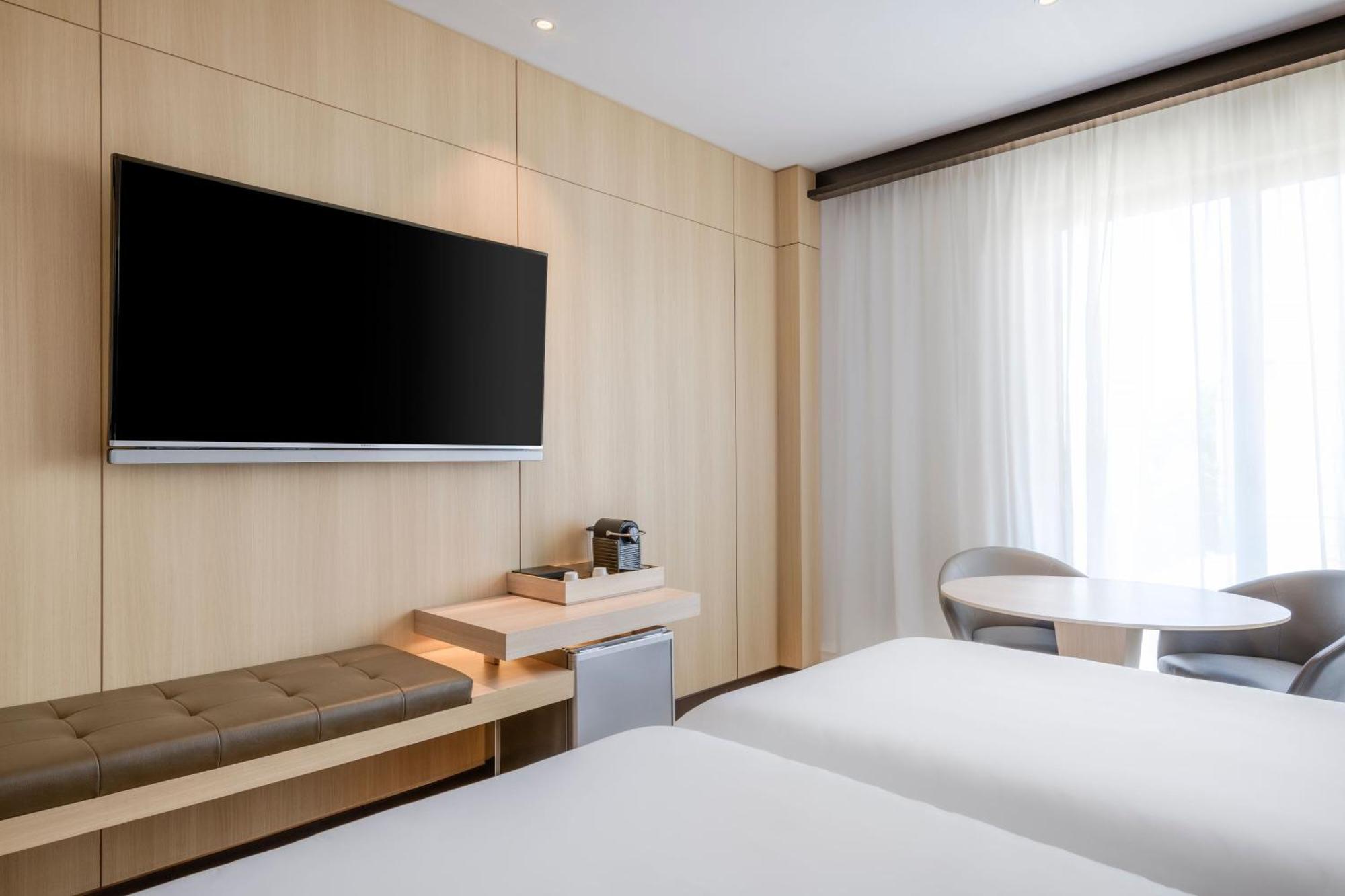 Ac Hotel Ciutat De Palma By Marriott Bagian luar foto